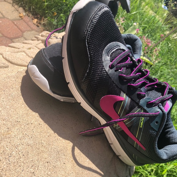 Nike Woman 🚫 S O L D - Picture 3 of 5